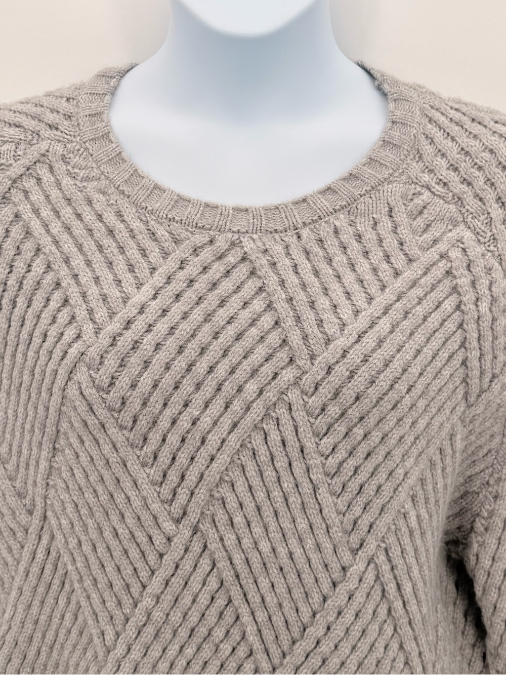 ELODIE Diamond Knit Crewneck Sweater Heather Grey Medium NWT - Picture 3 of 7